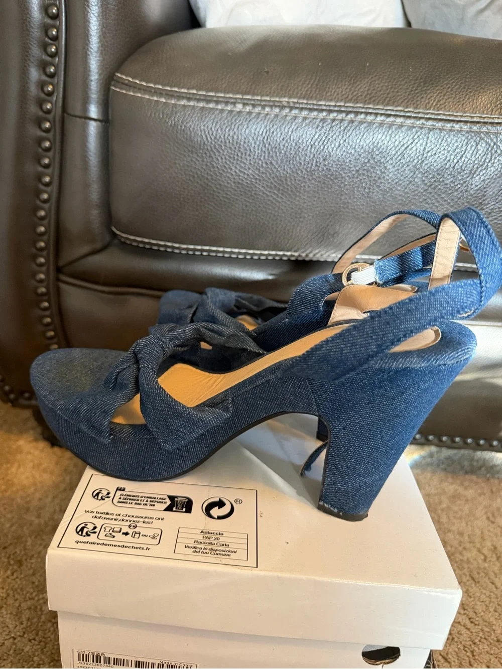 Women’s Navy Knot Front Open-Toe Sandals - Picture 2 of 2